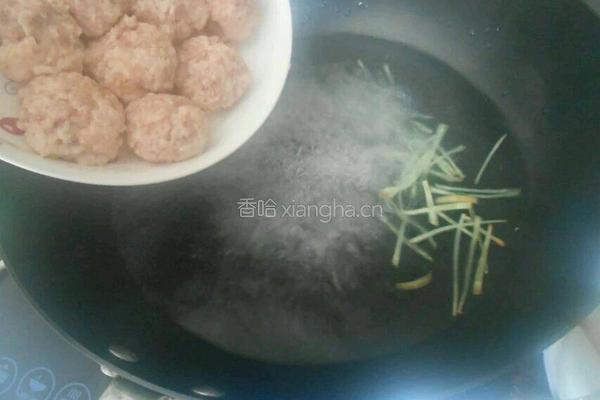 酸菜豆腐肉丸汤的做法图解2