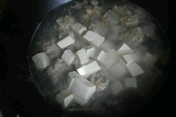酸菜豆腐肉丸汤的做法图解3
