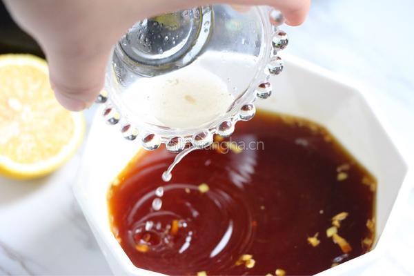 酸辣捞汁荞麦米粉的做法图解3