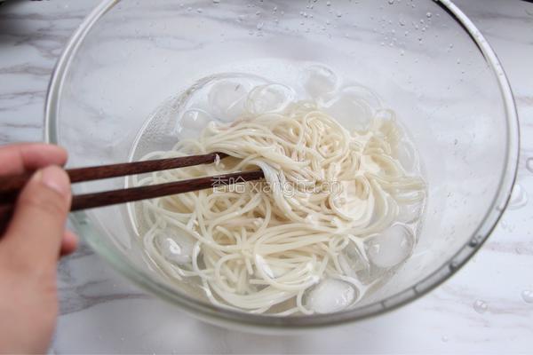 酸辣捞汁荞麦米粉的做法图解6