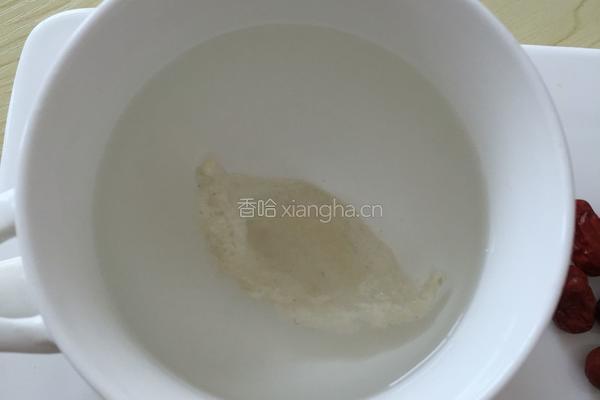 红枣枸杞燕窝的做法图解3