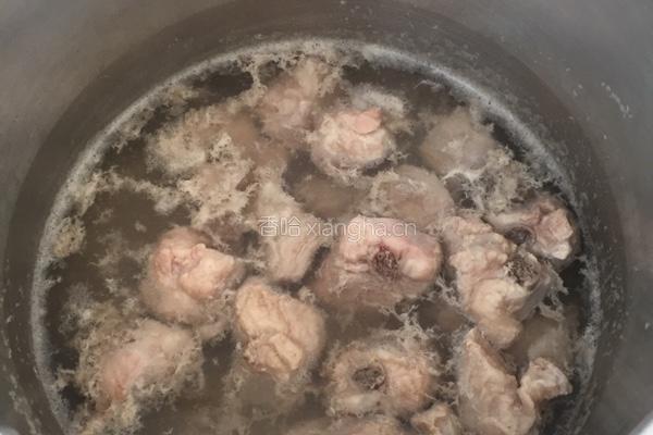 排骨苦瓜黄豆煲的做法图解2