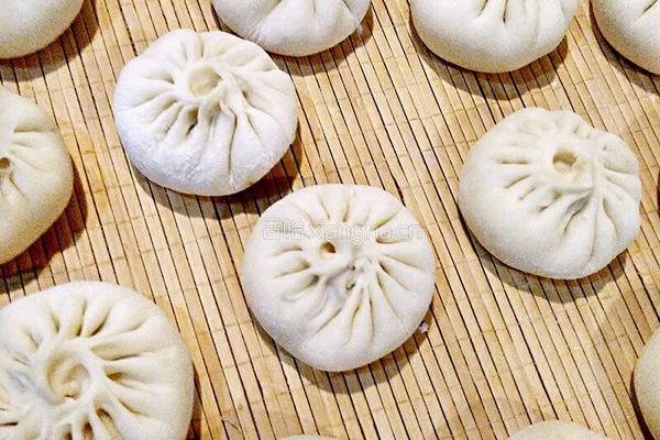 茄子馅包子的做法图解6