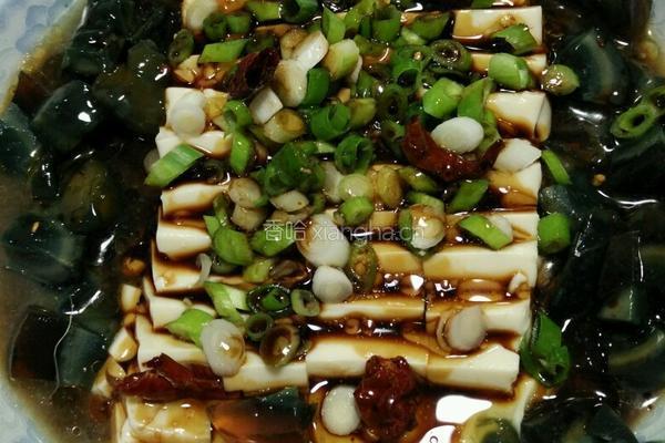 皮蛋豆腐的做法图解3