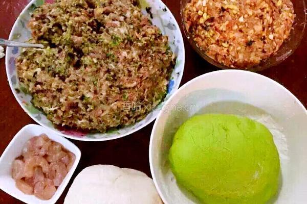 彩色水饺的做法图解1