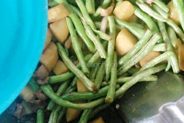 土豆豆角炒肉的做法图解10
