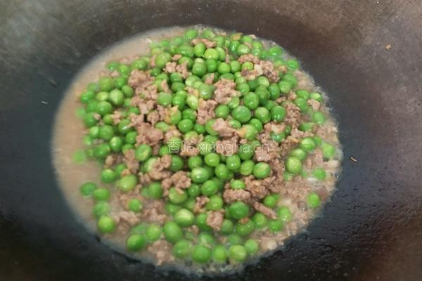 肉末炒豌豆的做法图解4