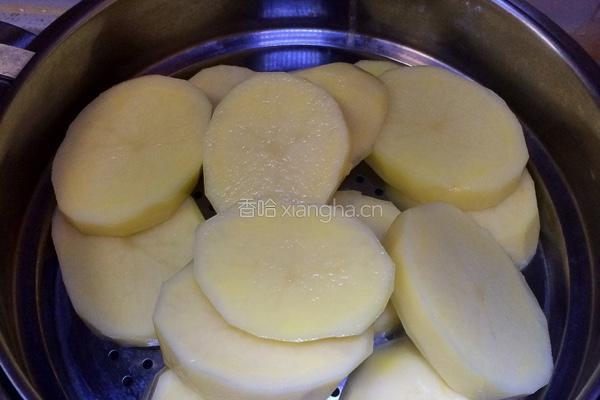 笑脸土豆饼的做法图解1