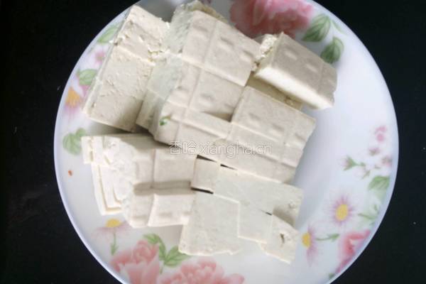 木耳烧豆腐的做法图解2