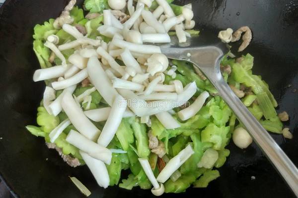 苦瓜炒肉丝的做法图解7
