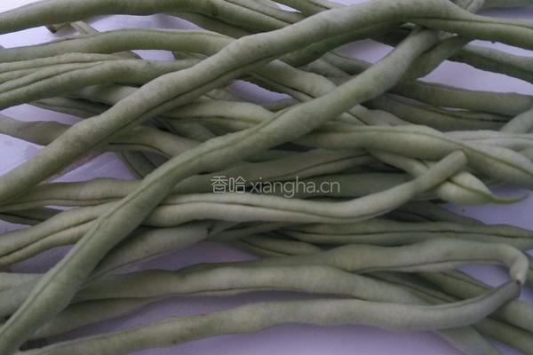 翡翠四季豆的做法图解1