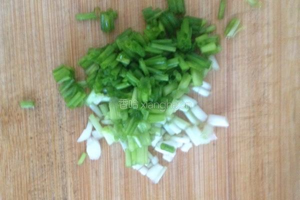 神速葱油饼的做法图解1