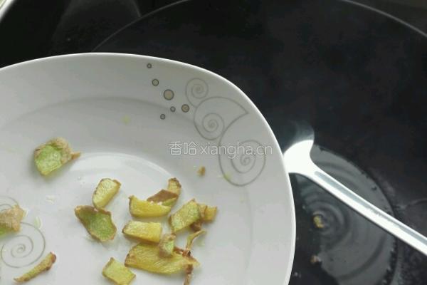 青椒炒臭豆干的做法图解3
