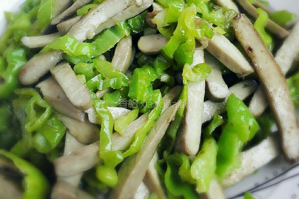 青椒炒臭豆干的做法图解7
