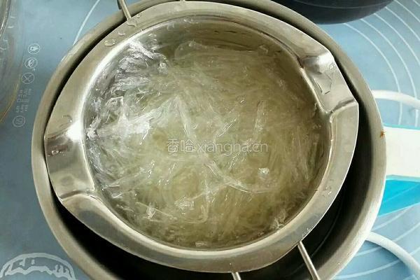 五彩缤纷水果冻的做法图解6