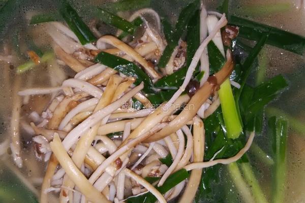 韭菜煮菌菇的做法图解7