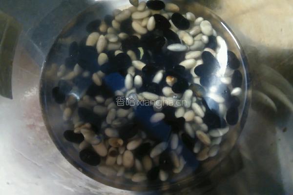 黑豆渣糯米糍的做法图解1