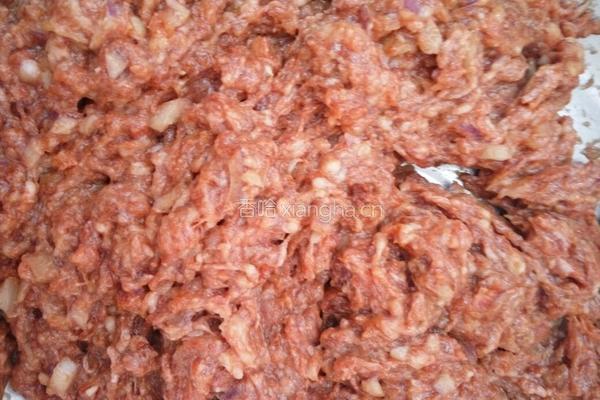 榨菜猪肉馅饺子的做法图解2