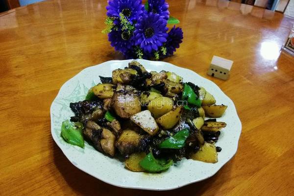 土豆焖鸡的做法图解13