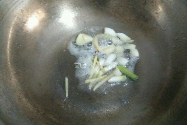 丝瓜大虾面条的做法图解2