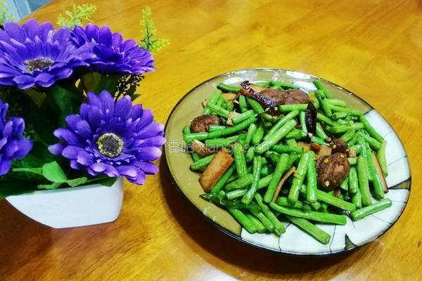 香肠火腿炒豇豆的做法图解8