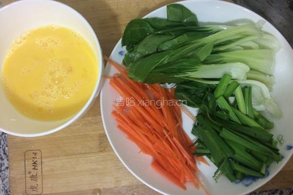 鸡蛋炒面的做法图解1