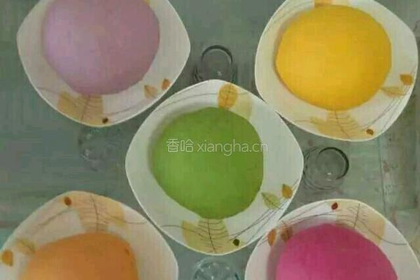 彩色饺子的做法图解2