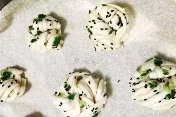 芝麻葱油小花卷的做法图解8