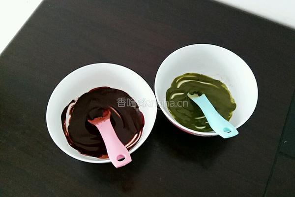 6寸迷彩戚风蛋糕的做法图解2