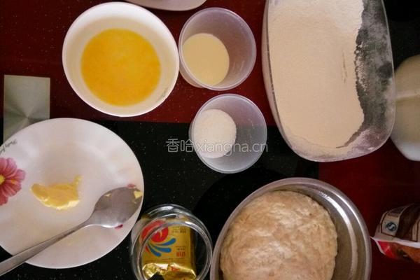 炼奶面包(中种）面包机版的做法图解2