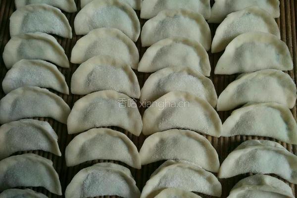 煮冻水饺（山芹菜猪肉馅）的做法图解3