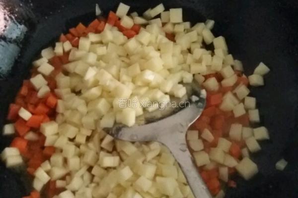 牛肉炒饭的做法图解2