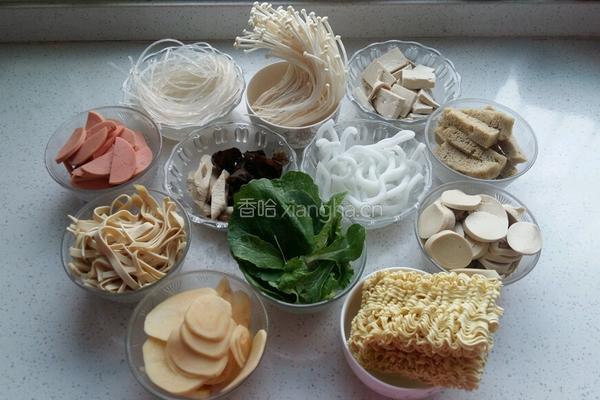 砂锅大杂烩的做法图解1