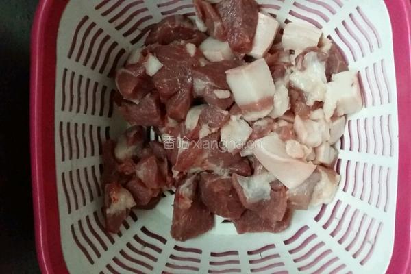 笋干烧肉的做法图解1