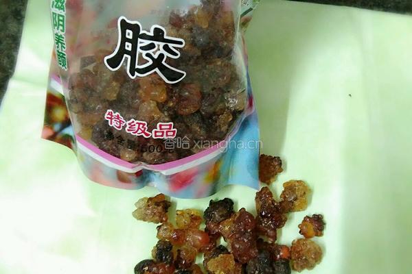 桃胶木瓜红枣羹的做法图解1