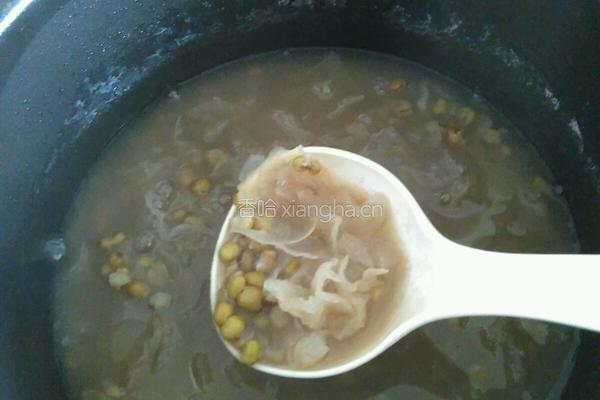 绿豆银耳汤的做法图解4