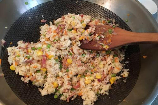什锦培根炒饭的做法图解4