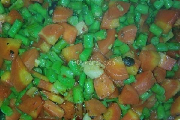 胡萝卜炒豇豆的做法图解5
