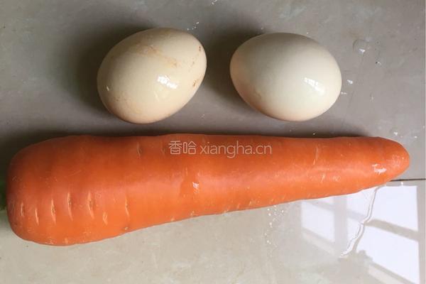胡萝卜丝炒鸡蛋的做法图解1