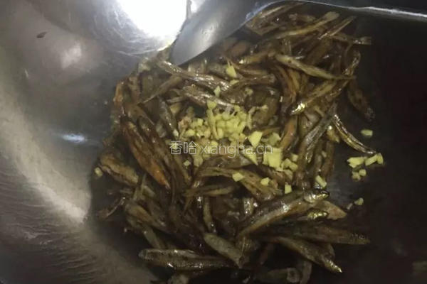 香辣小鱼的做法图解4