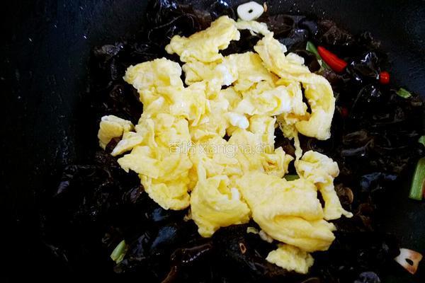 木耳炒鸡蛋的做法图解11