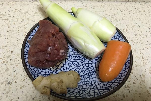 高笋肉片的做法图解1