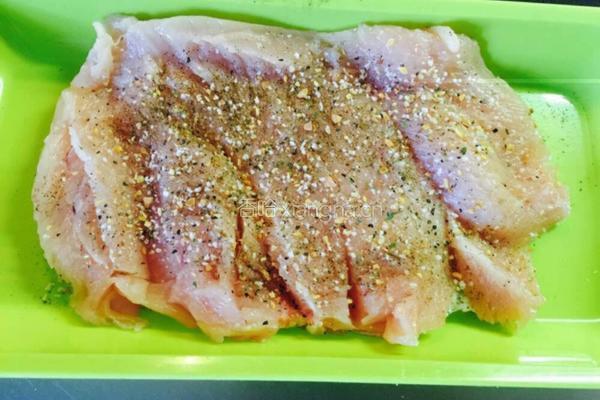 电饭煲版鸡肉卷的做法图解4