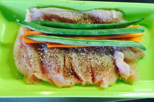 电饭煲版鸡肉卷的做法图解6