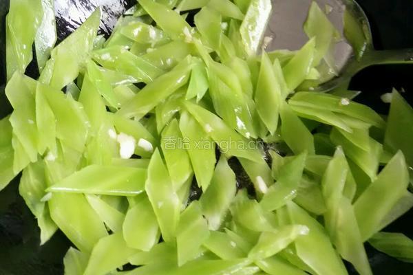 清炒莴笋片的做法图解6