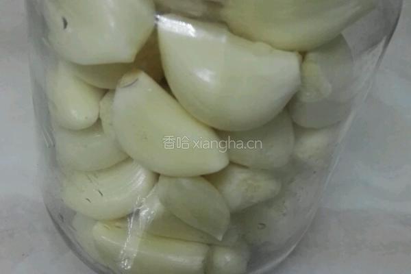 老醋泡蒜 蒜醋的做法图解1