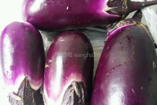 农家小炒茄子的做法图解1
