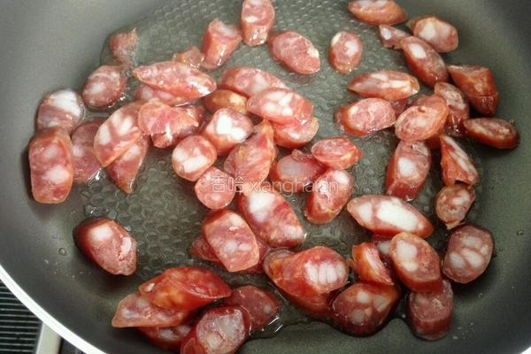 腊肠土豆焖饭的做法图解3