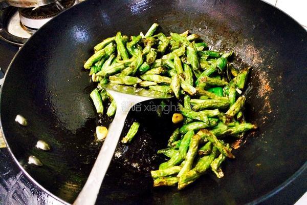 油焖豆角的做法图解5