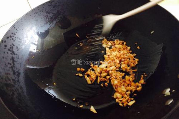 蒜蓉粉丝蒸扇贝的做法图解1